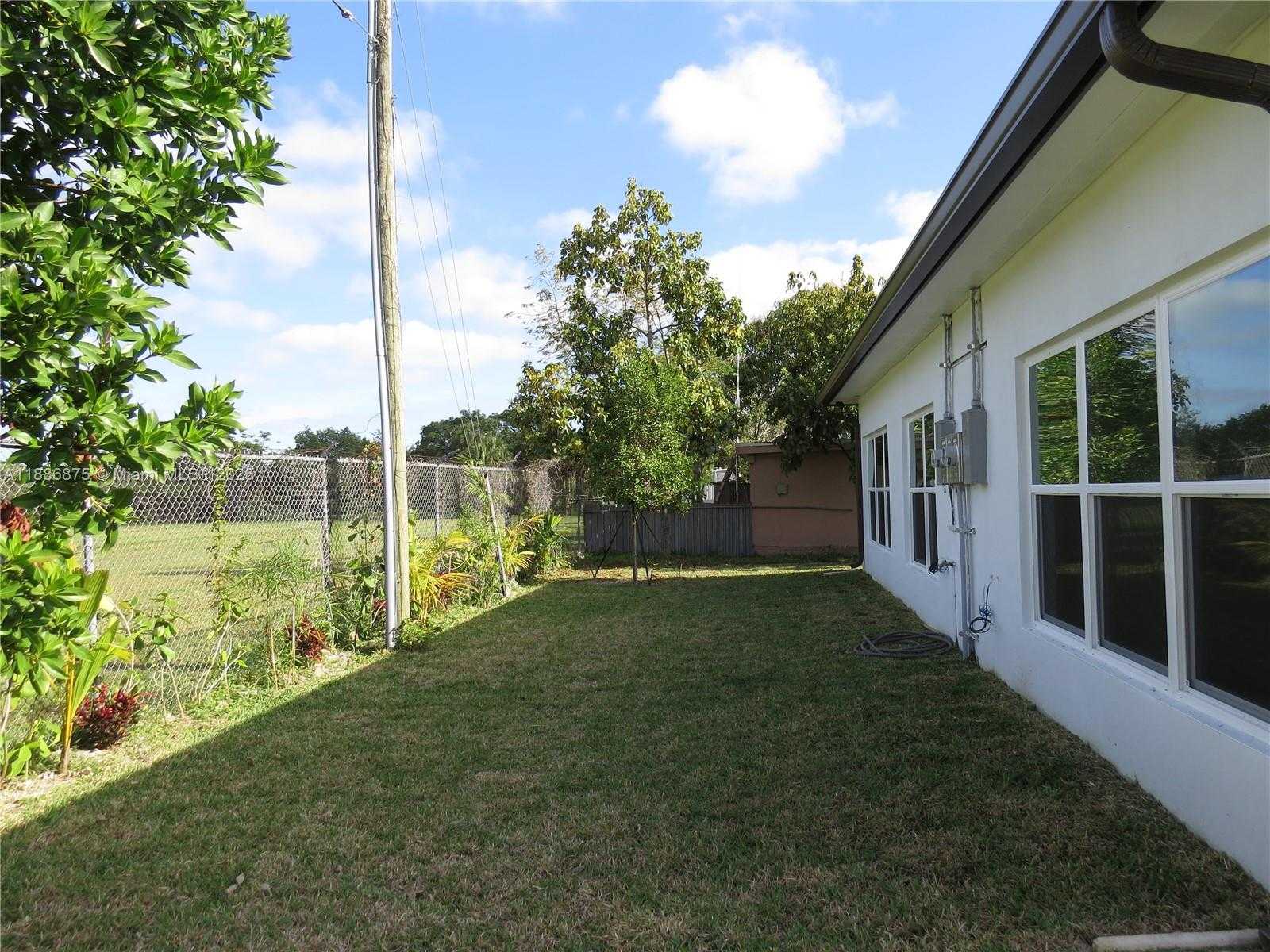 Small Image of 1671 SOUTH WEST 44TH TER #2, Fort Lauderdale Number 8