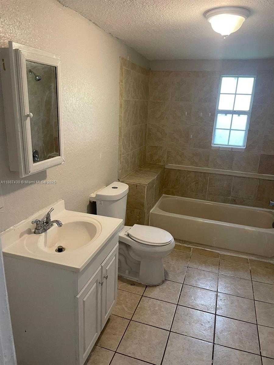 Small Image of 1129 GROTHE ST #2, Jacksonville Number 8