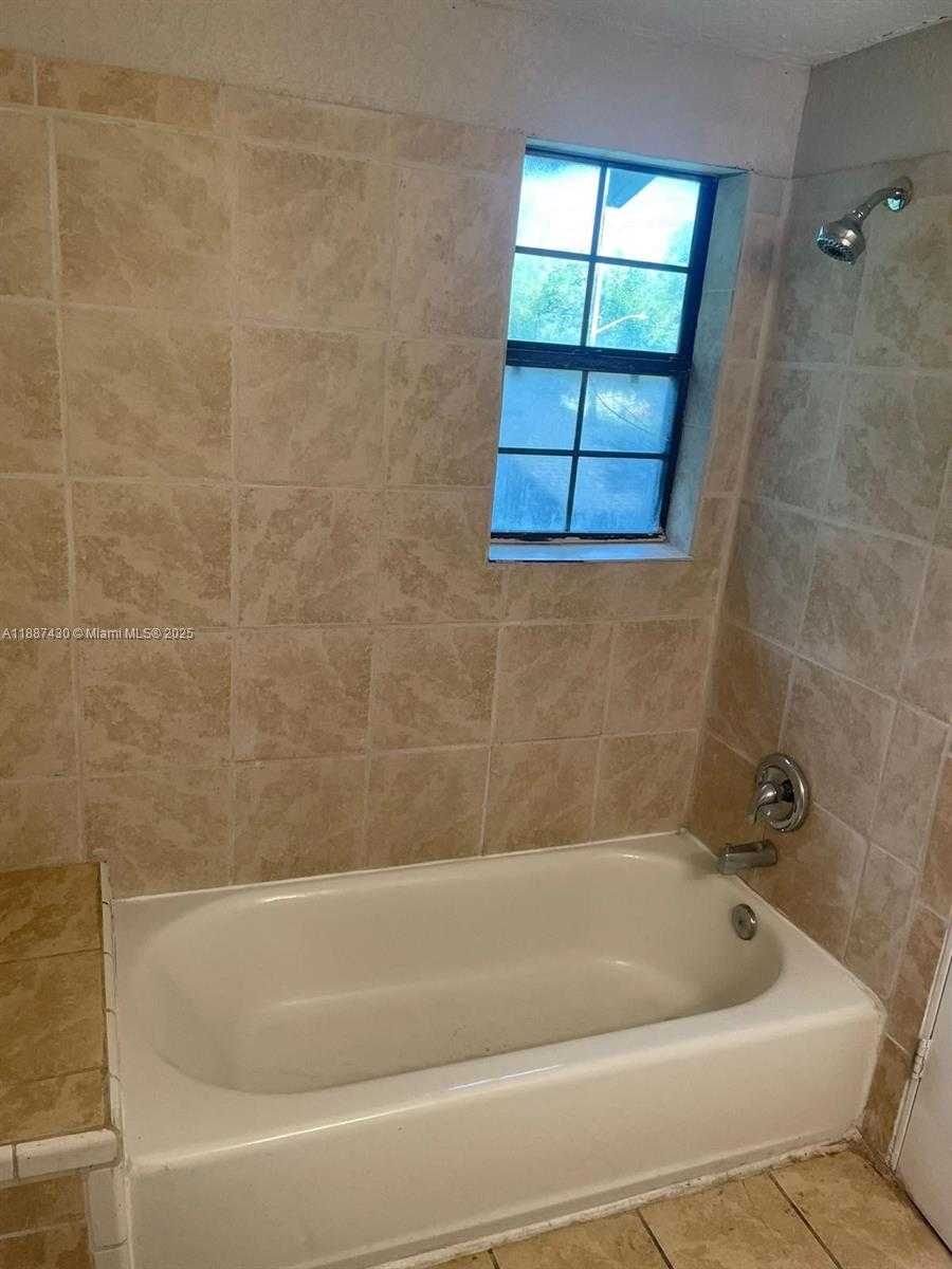 Small Image of 1129 GROTHE ST #2, Jacksonville Number 9