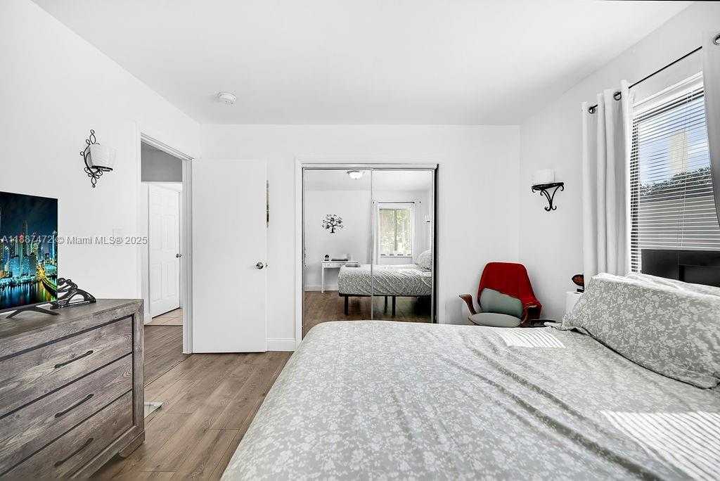 Small Image of 12400 NORTH EAST 11TH CT, North Miami Number 17
