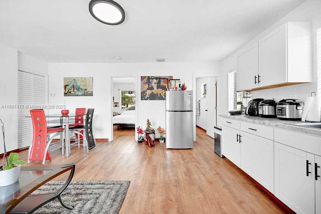 Small Image of 12400 NORTH EAST 11TH CT, North Miami Number 20