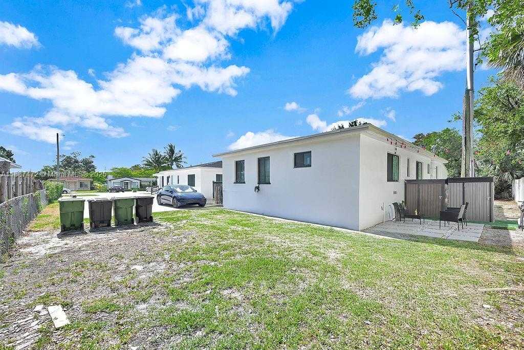 Small Image of 12400 NORTH EAST 11TH CT, North Miami Number 22