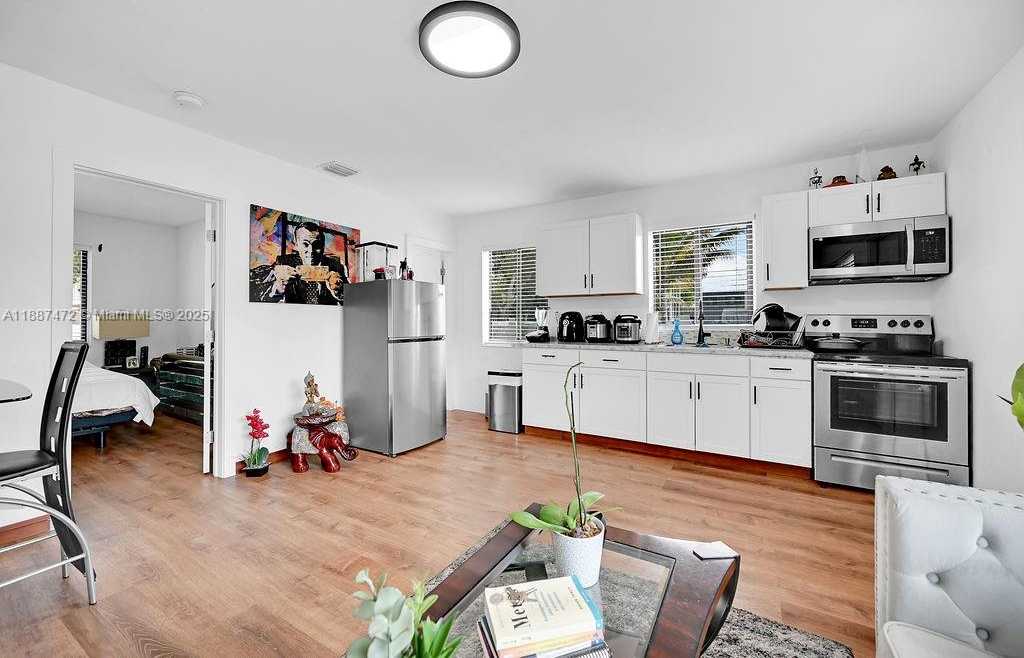 Small Image of 12400 NORTH EAST 11TH CT, North Miami Number 25