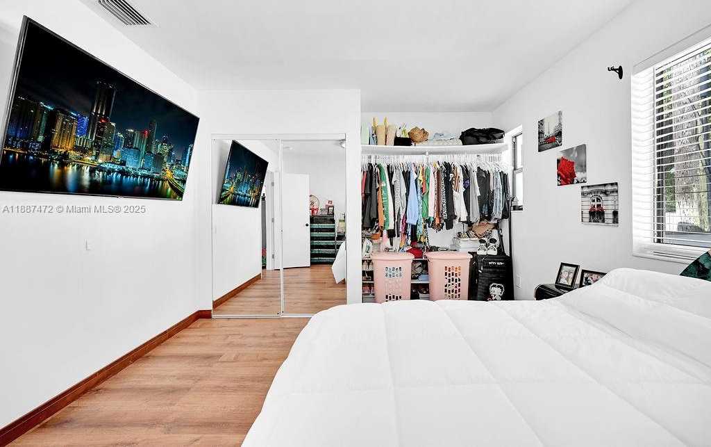 Small Image of 12400 NORTH EAST 11TH CT, North Miami Number 28