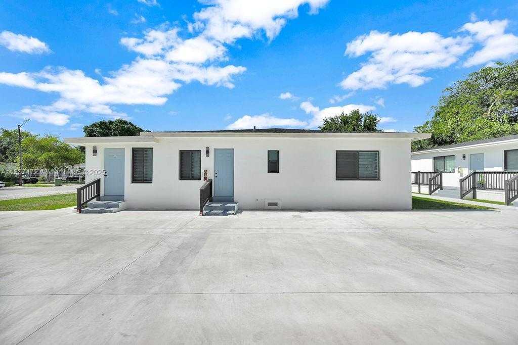 Small Image of 12400 NORTH EAST 11TH CT, North Miami Number 31