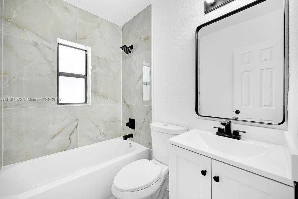 Small Image of 12400 NORTH EAST 11TH CT, North Miami Number 32