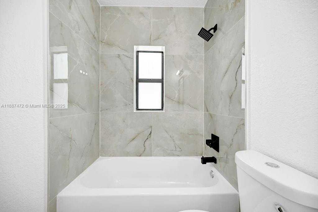 Small Image of 12400 NORTH EAST 11TH CT, North Miami Number 36