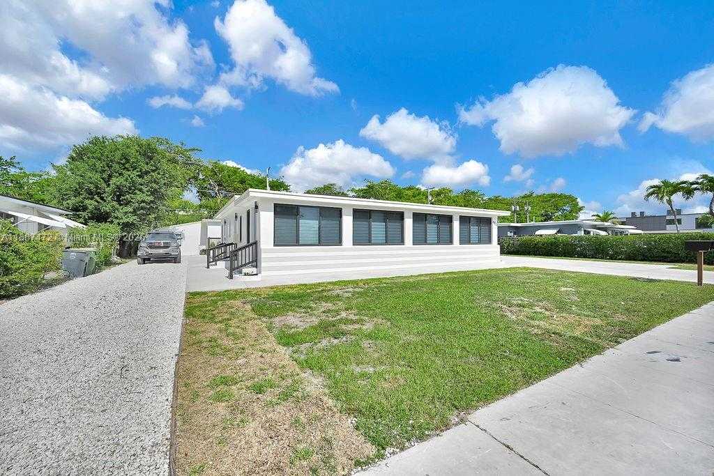Small Image of 12400 NORTH EAST 11TH CT, North Miami Number 4
