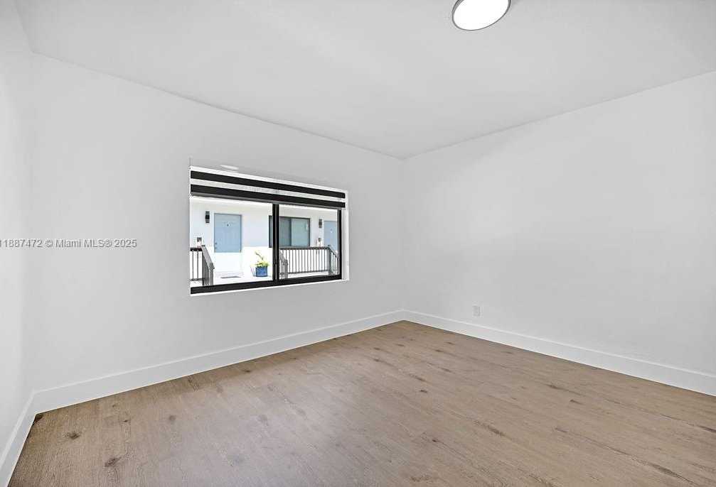 Small Image of 12400 NORTH EAST 11TH CT, North Miami Number 46
