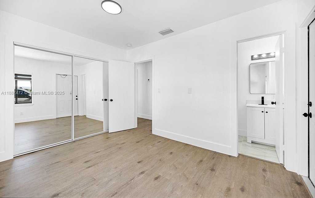 Small Image of 12400 NORTH EAST 11TH CT, North Miami Number 48