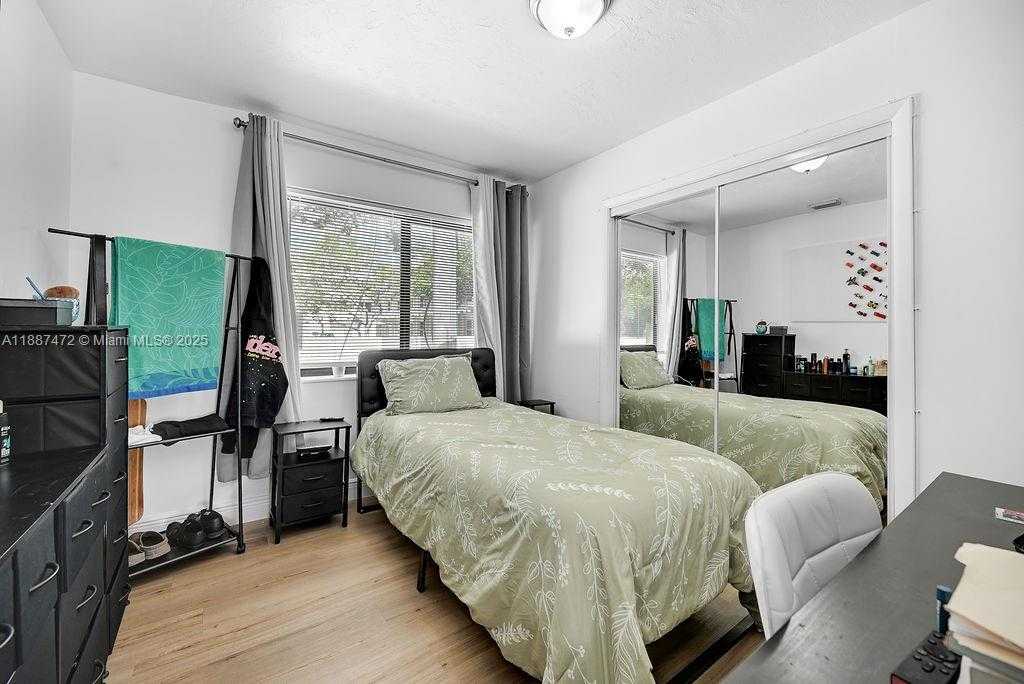 Small Image of 12400 NORTH EAST 11TH CT, North Miami Number 8