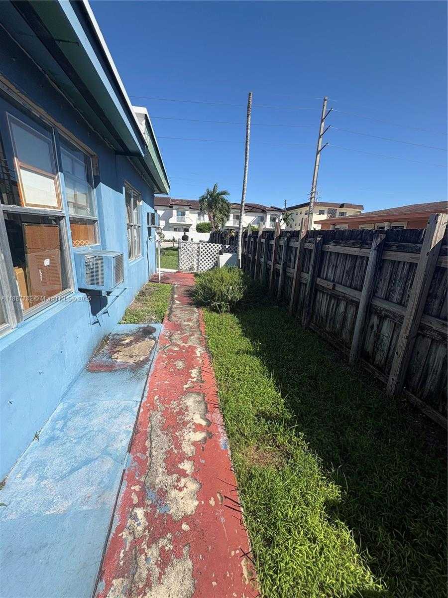 Small Image of 1366 WEST 29TH ST, Hialeah Number 18