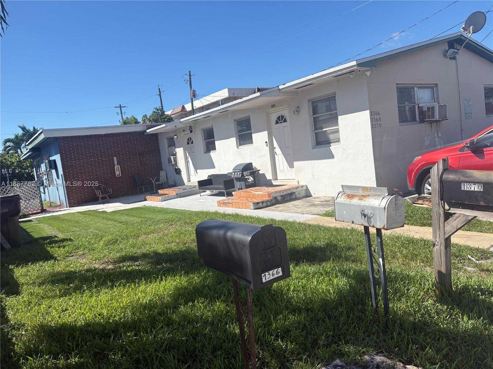 Small Image of 1366 WEST 29TH ST, Hialeah Number 2
