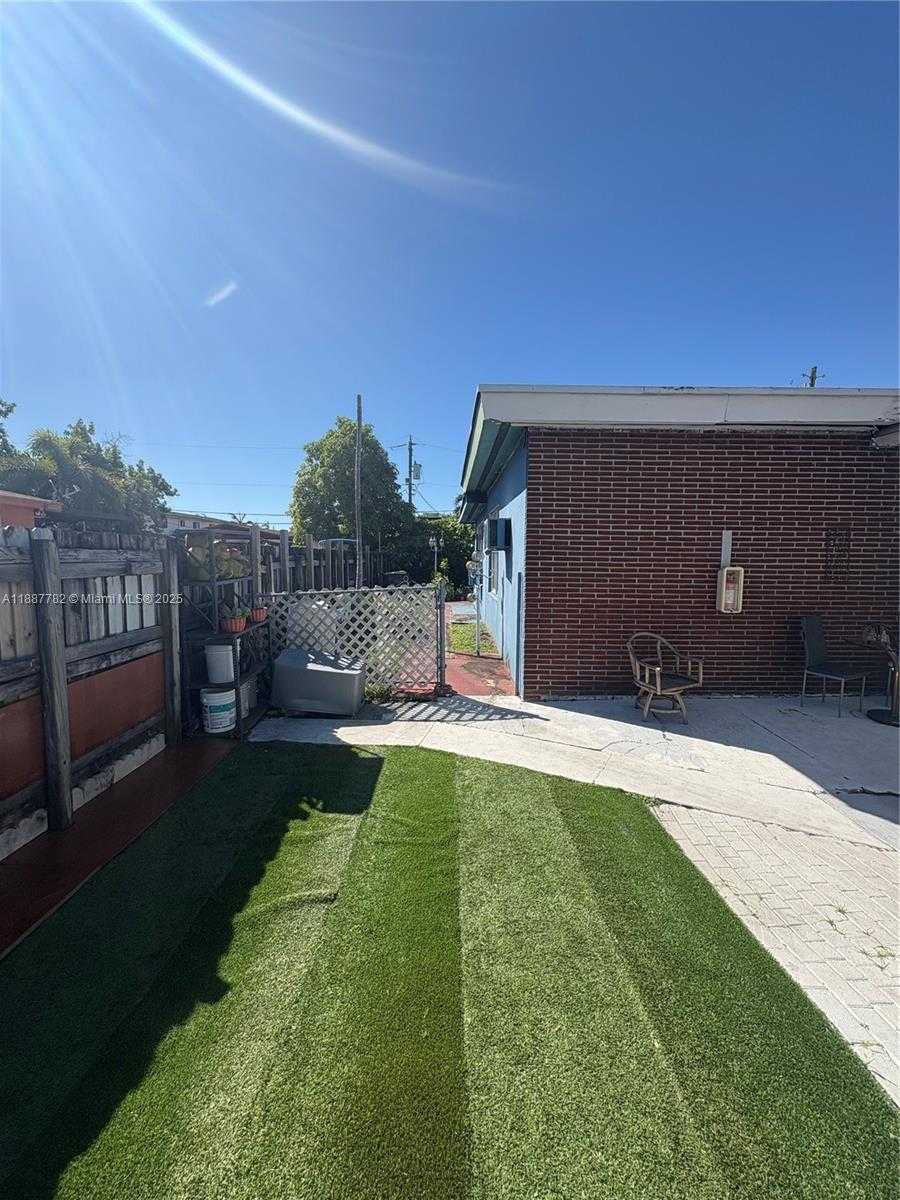 Small Image of 1366 WEST 29TH ST, Hialeah Number 20