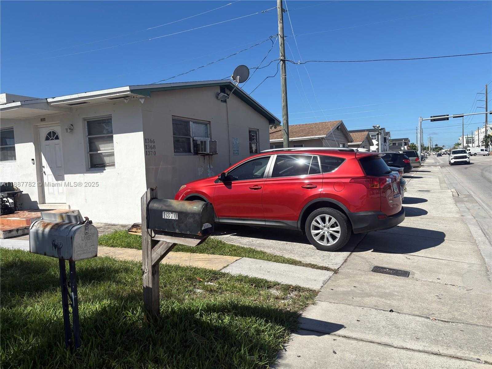 Small Image of 1366 WEST 29TH ST, Hialeah Number 4