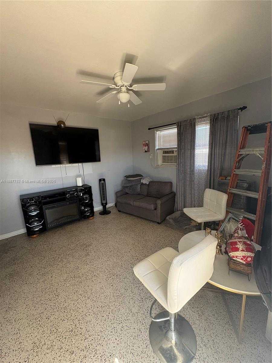 Small Image of 1366 WEST 29TH ST, Hialeah Number 43