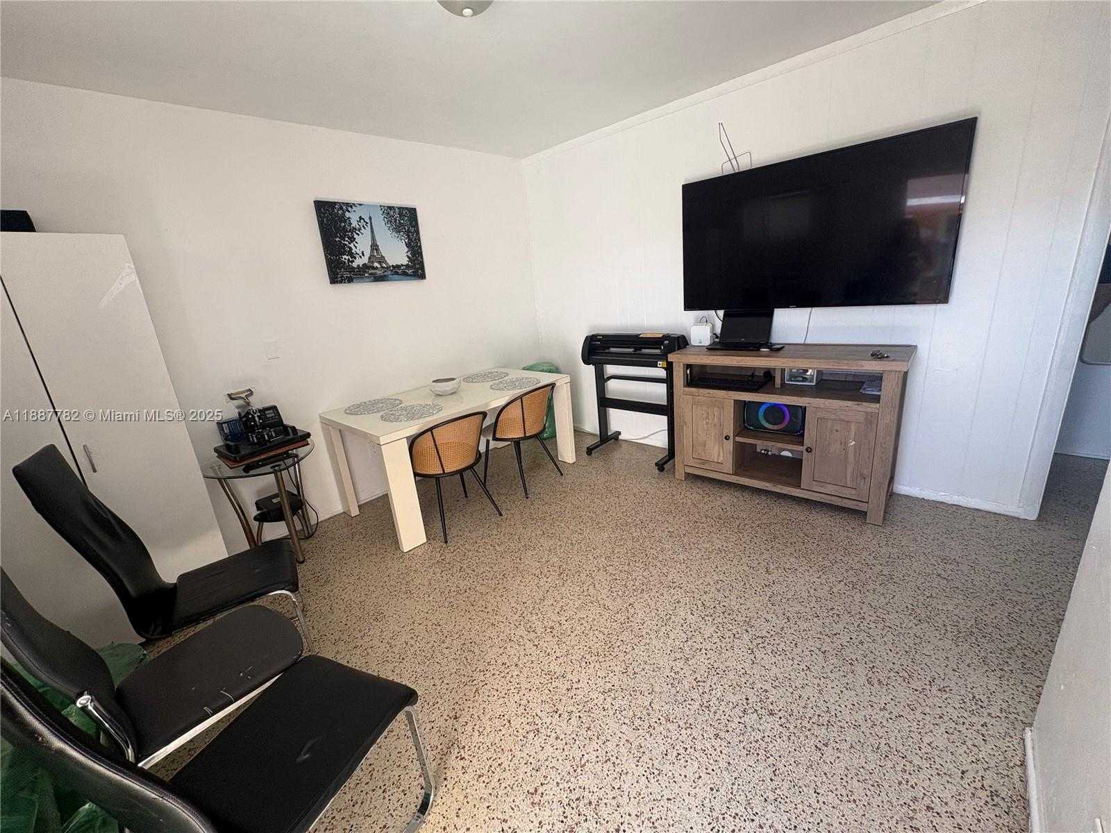 Small Image of 1366 WEST 29TH ST, Hialeah Number 45