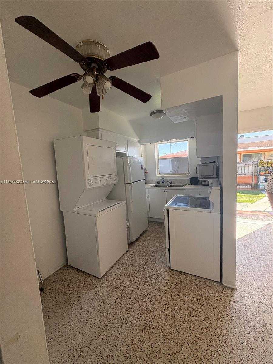 Small Image of 1366 WEST 29TH ST, Hialeah Number 47