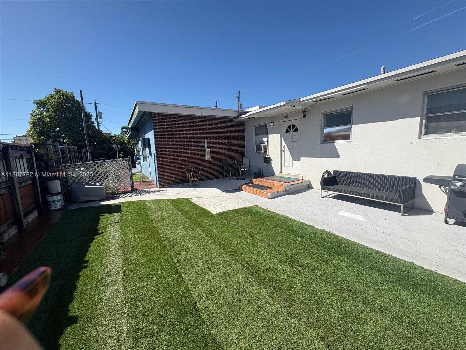Small Image of 1366 WEST 29TH ST, Hialeah Number 48