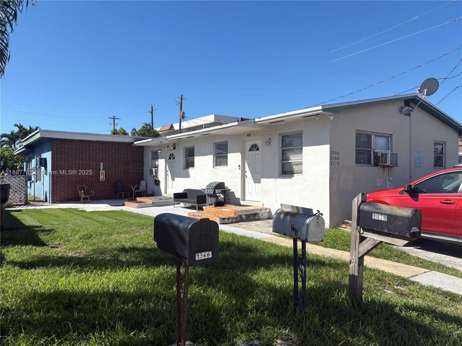 Small Image of 1366 WEST 29TH ST, Hialeah Number 5