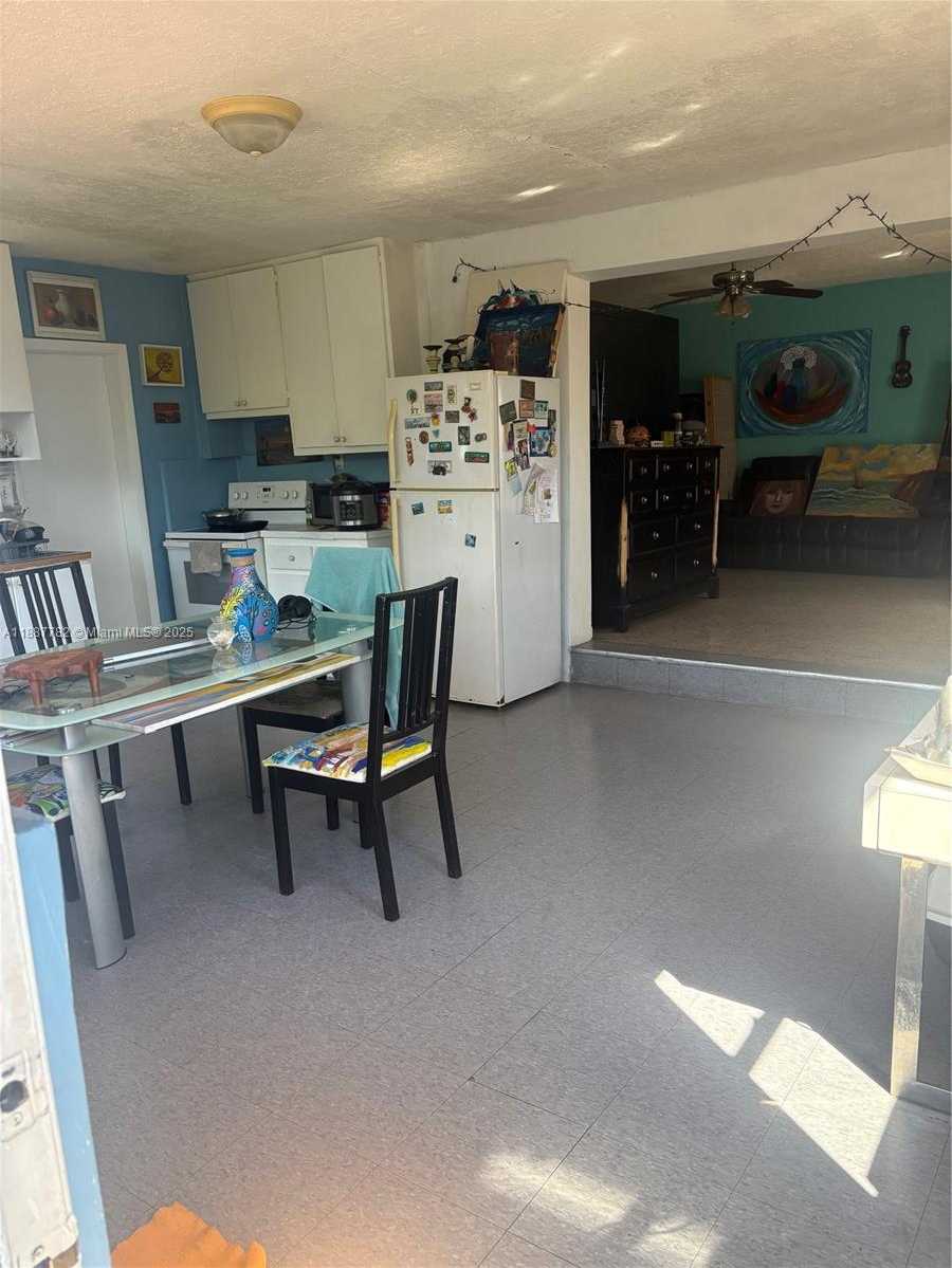 Small Image of 1366 WEST 29TH ST, Hialeah Number 56