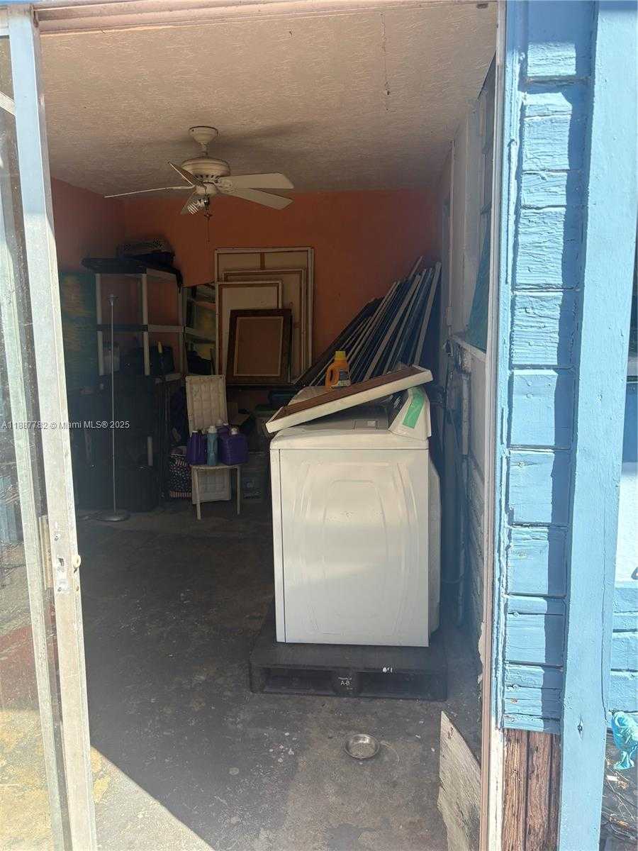 Small Image of 1366 WEST 29TH ST, Hialeah Number 57