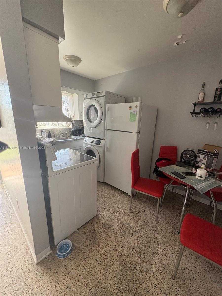 Small Image of 1366 WEST 29TH ST, Hialeah Number 9