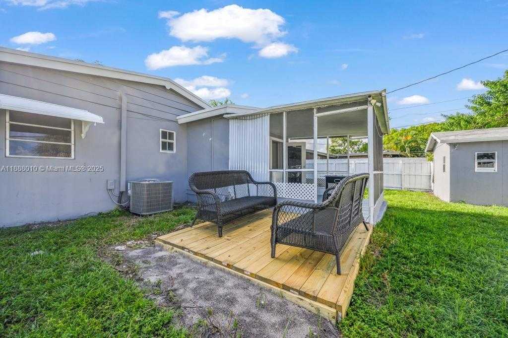Small Image of 4824 SOUTH WEST 45TH AVE, Dania Beach Number 14