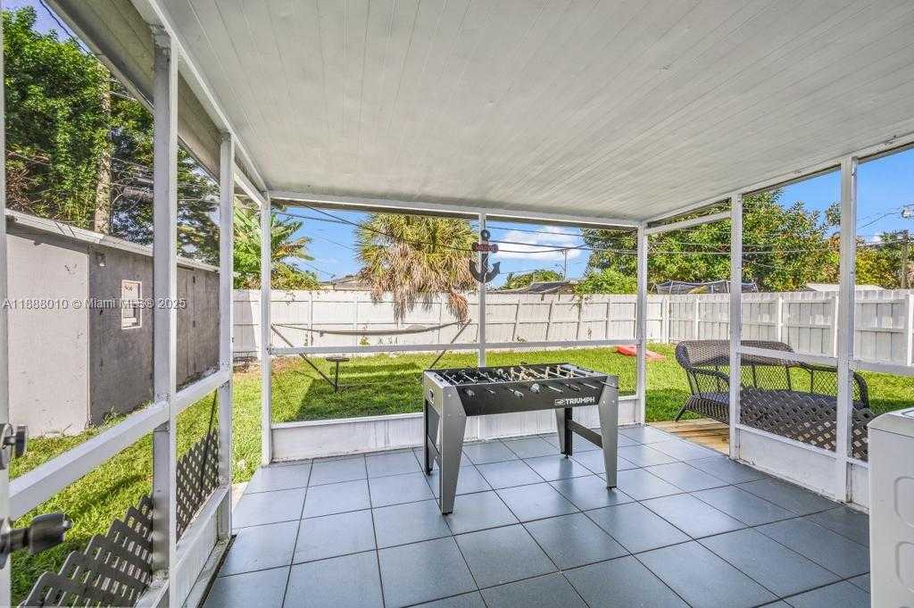 Small Image of 4824 SOUTH WEST 45TH AVE, Dania Beach Number 18