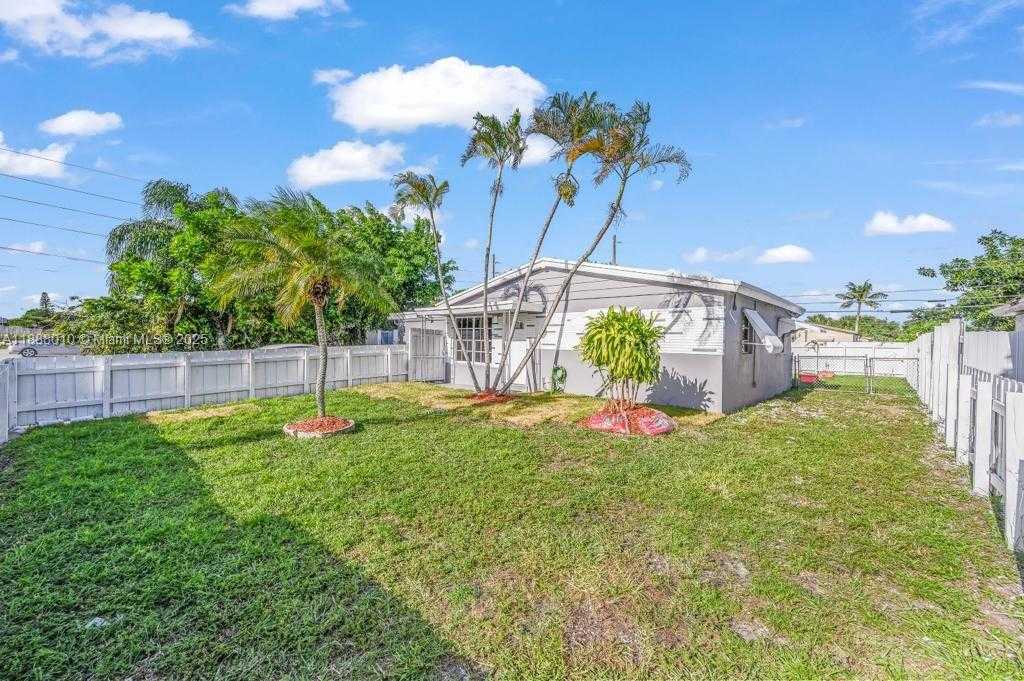 Small Image of 4824 SOUTH WEST 45TH AVE, Dania Beach Number 24