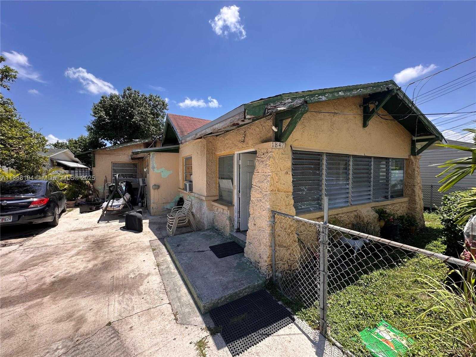 Small Image of 1842 NORTH WEST 18TH TER, Miami Number 8