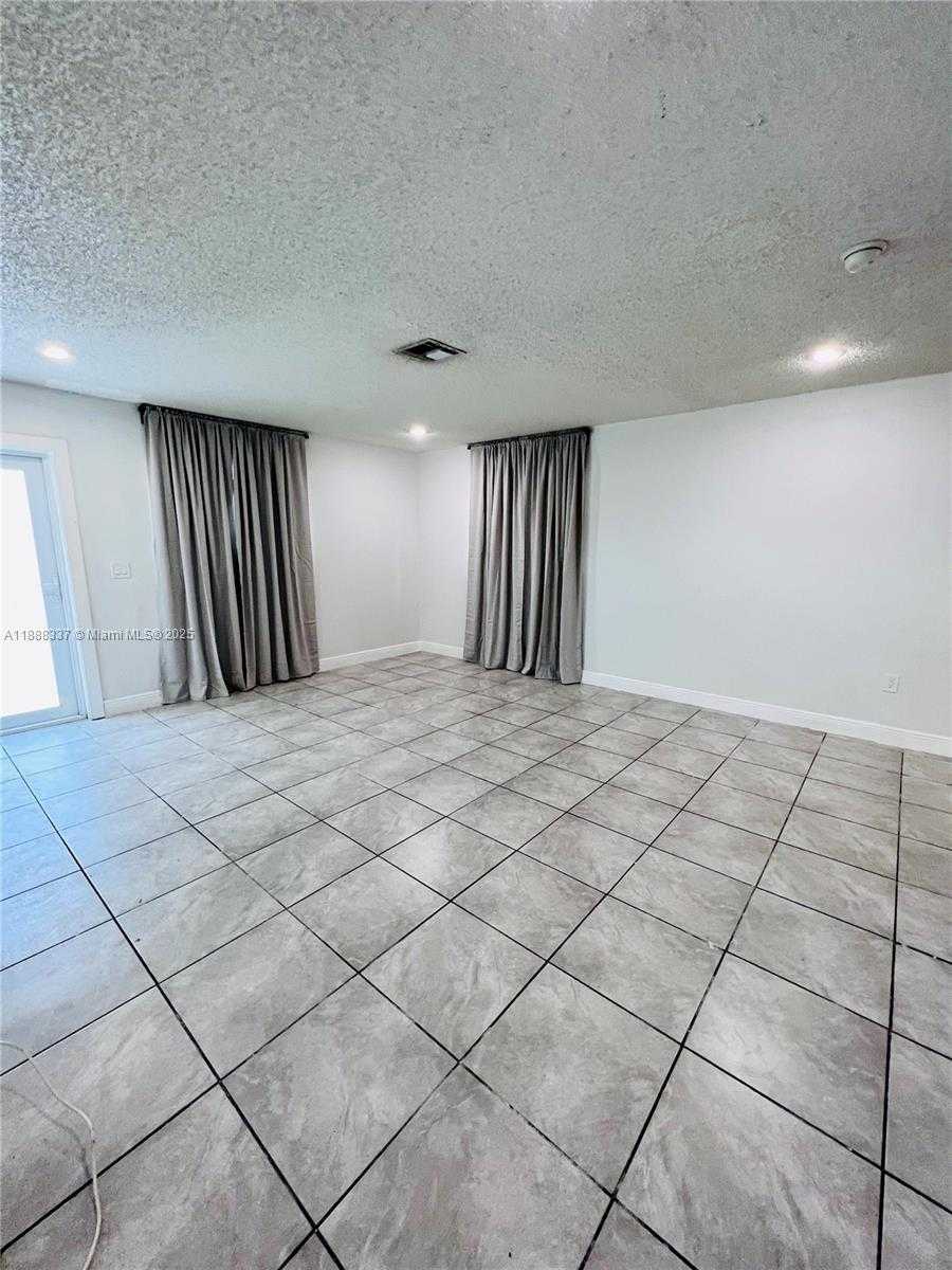 Small Image of 3630 NORTH WEST 194TH TER, Miami Gardens Number 11