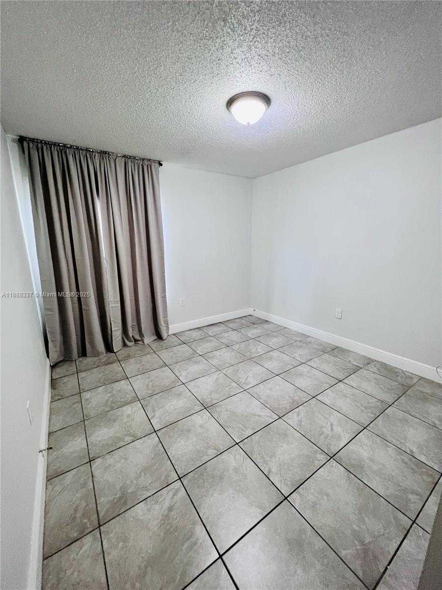Small Image of 3630 NORTH WEST 194TH TER, Miami Gardens Number 14