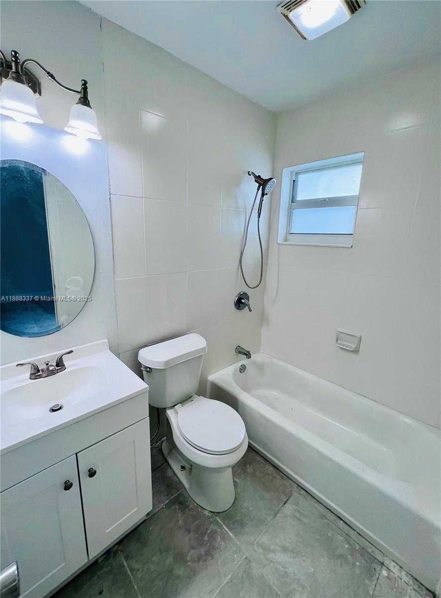 Small Image of 3630 NORTH WEST 194TH TER, Miami Gardens Number 15