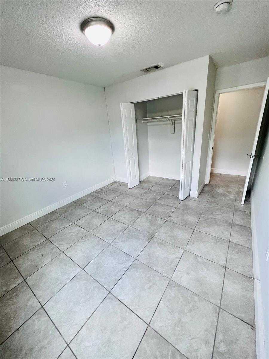 Small Image of 3630 NORTH WEST 194TH TER, Miami Gardens Number 16