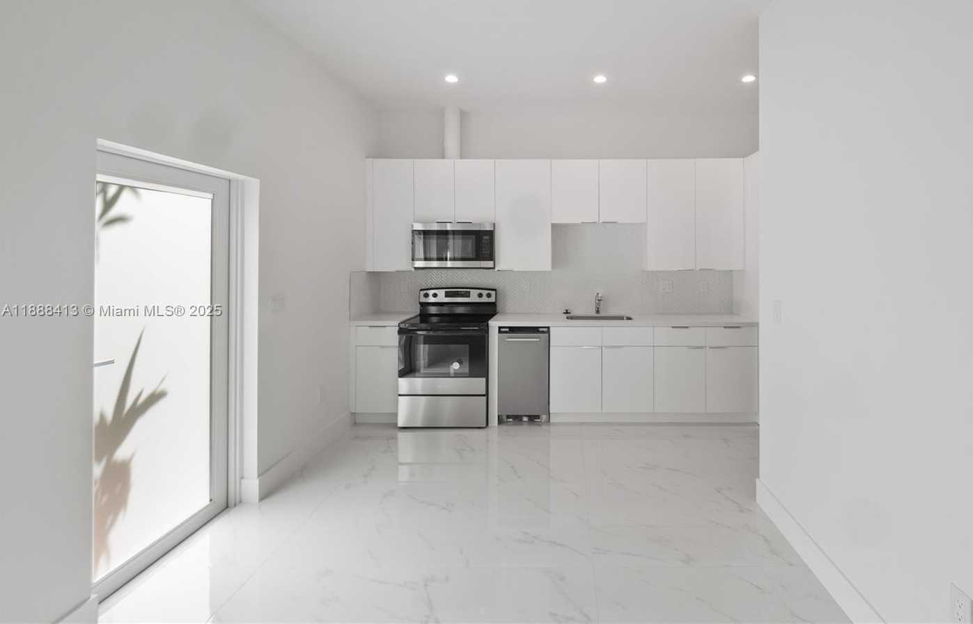 Small Image of 2936 NORTH WEST 27TH ST #2, Miami Number 19