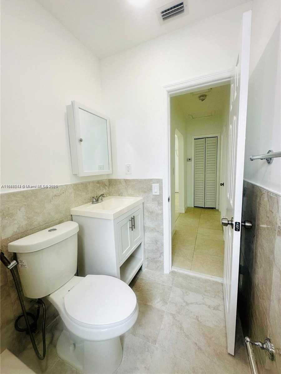 Small Image of 503 SOUTH WEST 29TH CT #2, Miami Number 11