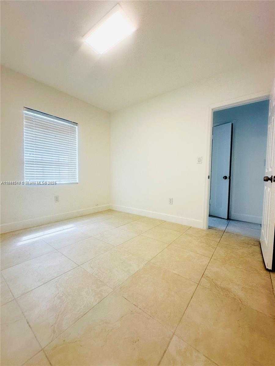 Small Image of 503 SOUTH WEST 29TH CT #2, Miami Number 13