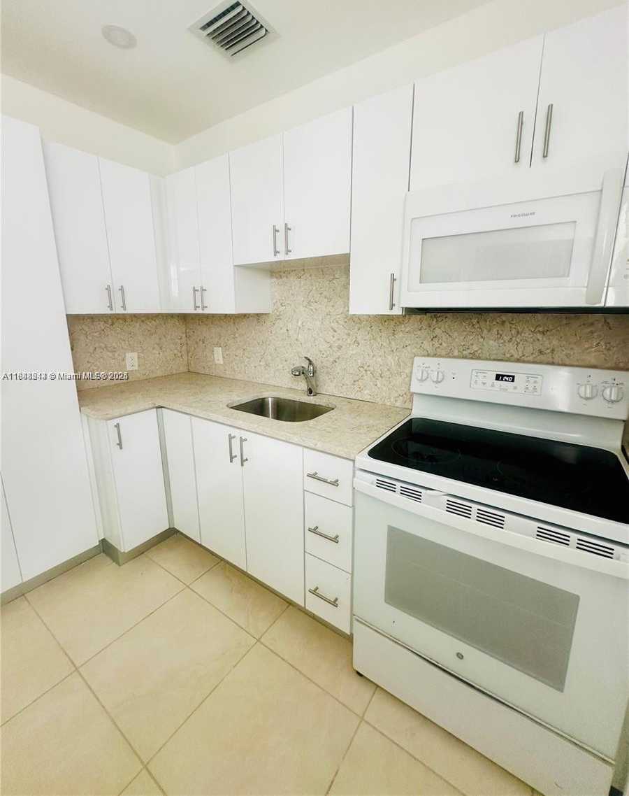 Small Image of 503 SOUTH WEST 29TH CT #2, Miami Number 17