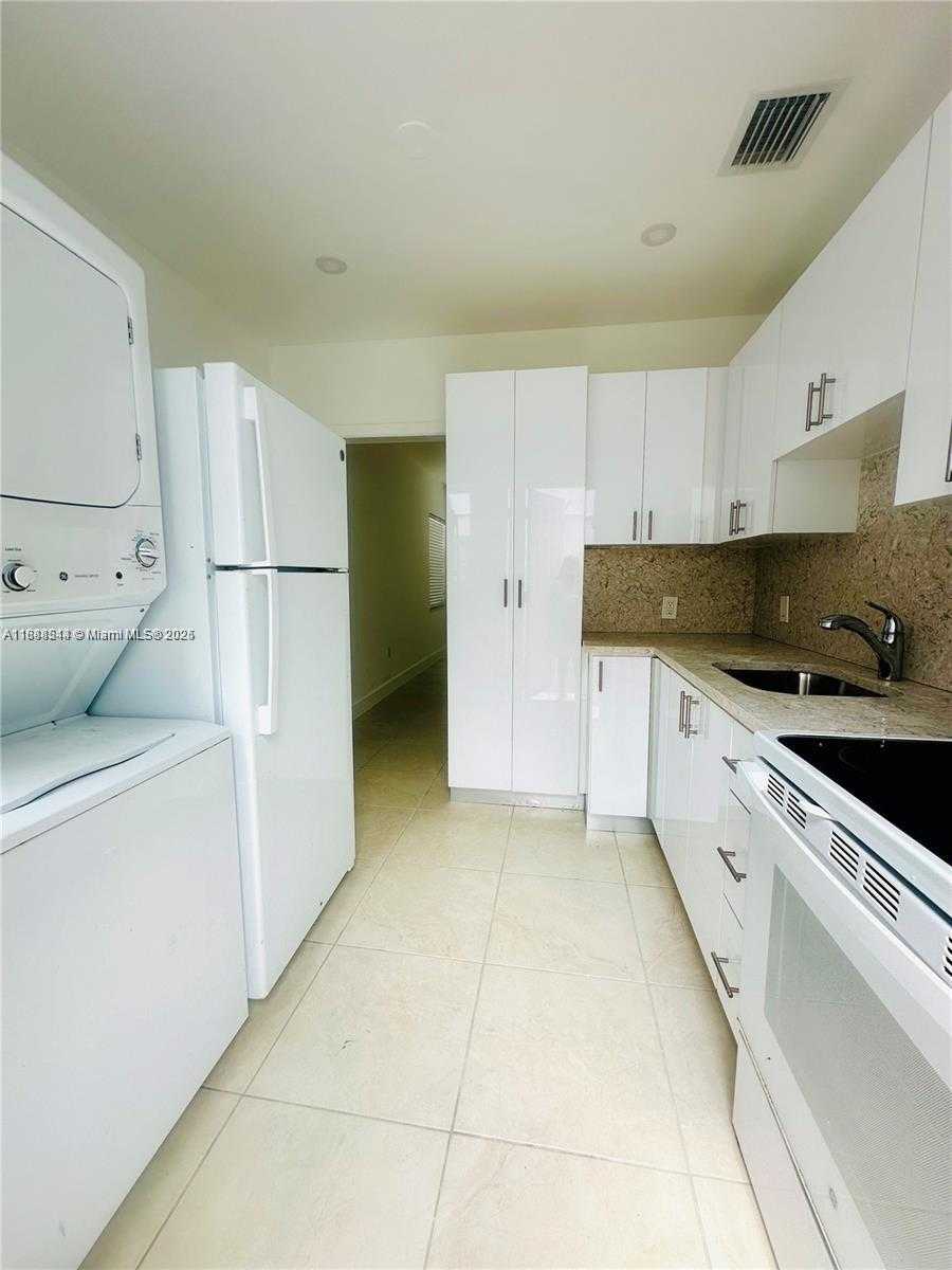 Small Image of 503 SOUTH WEST 29TH CT #2, Miami Number 18