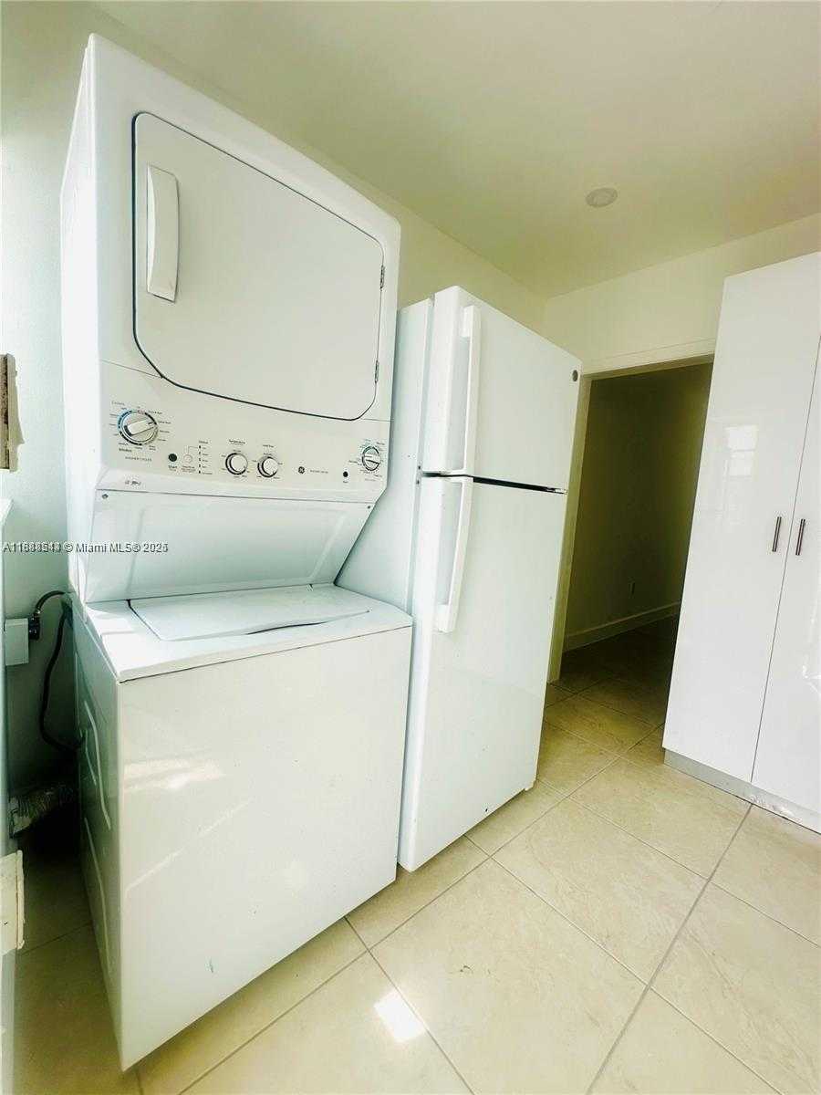 Small Image of 503 SOUTH WEST 29TH CT #2, Miami Number 19