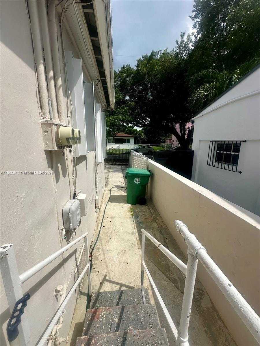 Small Image of 503 SOUTH WEST 29TH CT #2, Miami Number 20