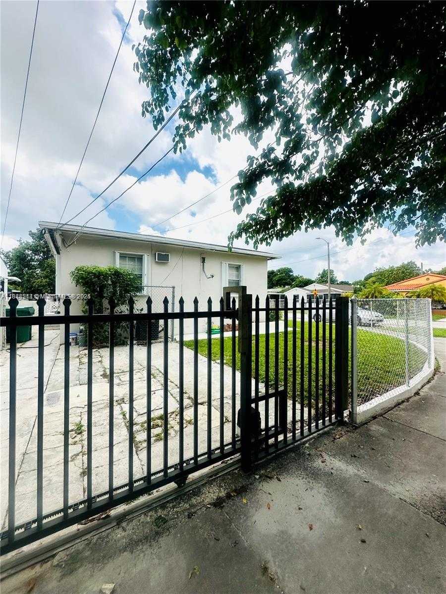 Small Image of 503 SOUTH WEST 29TH CT #2, Miami Number 25