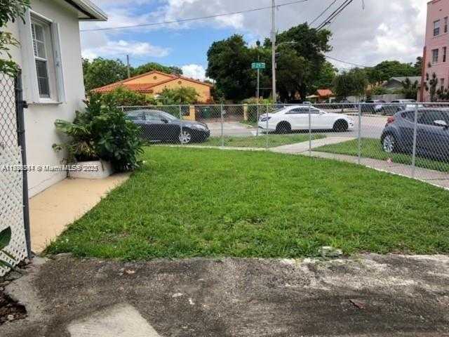 Small Image of 503 SOUTH WEST 29TH CT #2, Miami Number 27