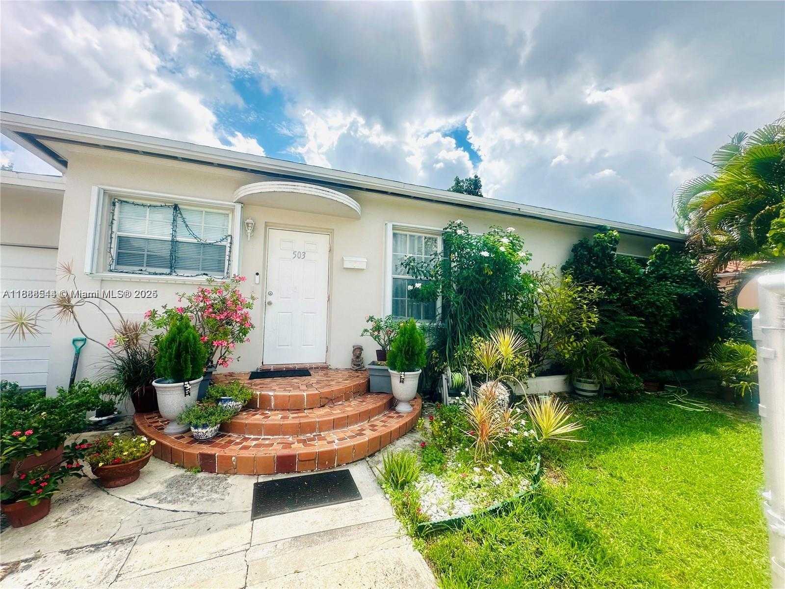 Small Image of 503 SOUTH WEST 29TH CT #2, Miami Number 4