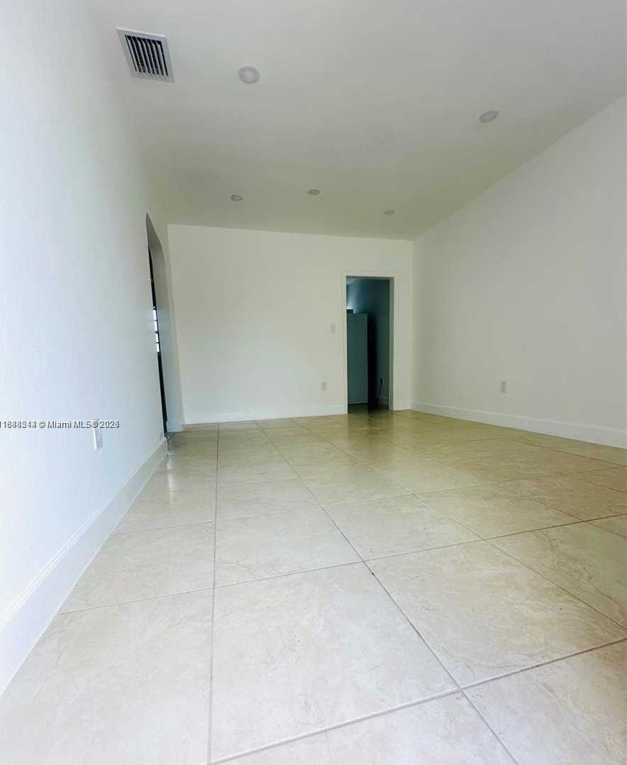 Small Image of 503 SOUTH WEST 29TH CT #2, Miami Number 6
