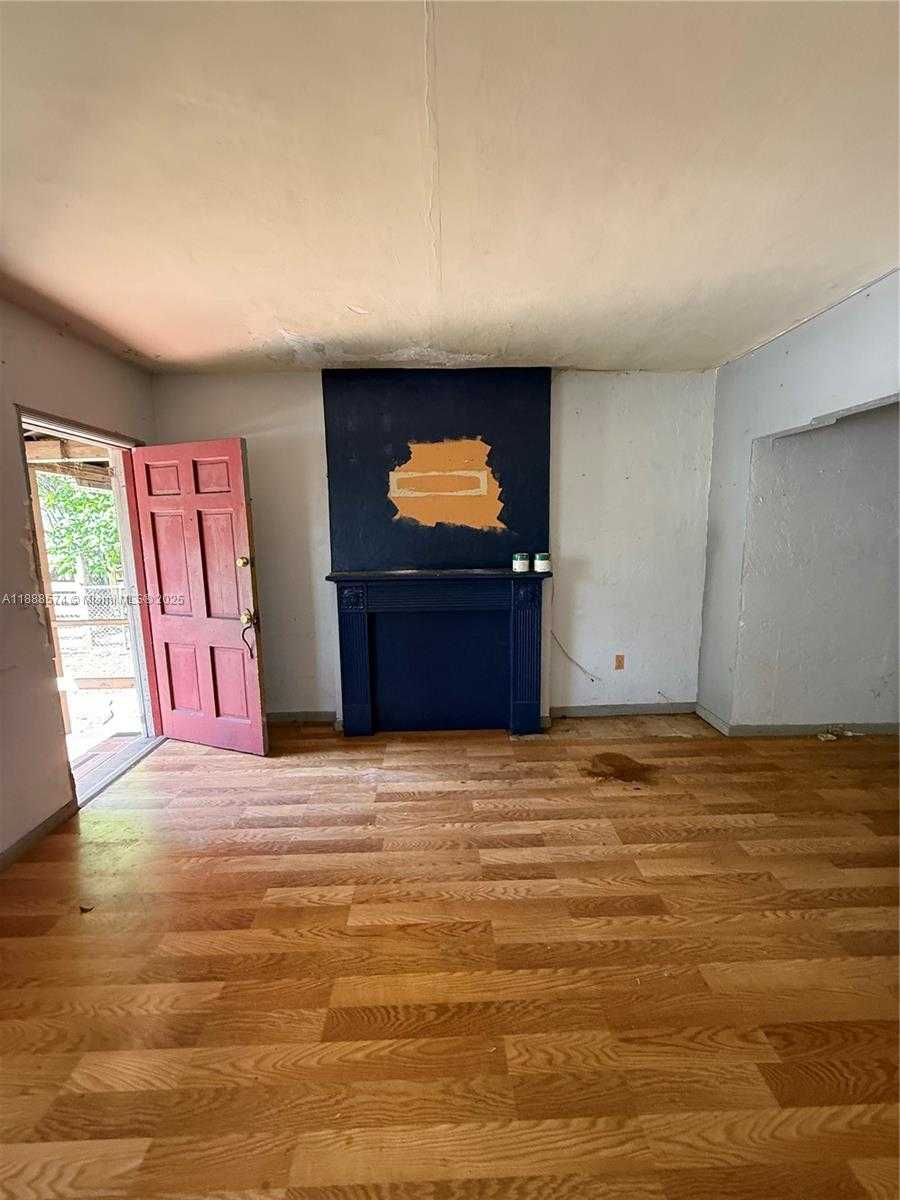 Small Image of 1239 NORTH WEST 31ST ST, Miami Number 11