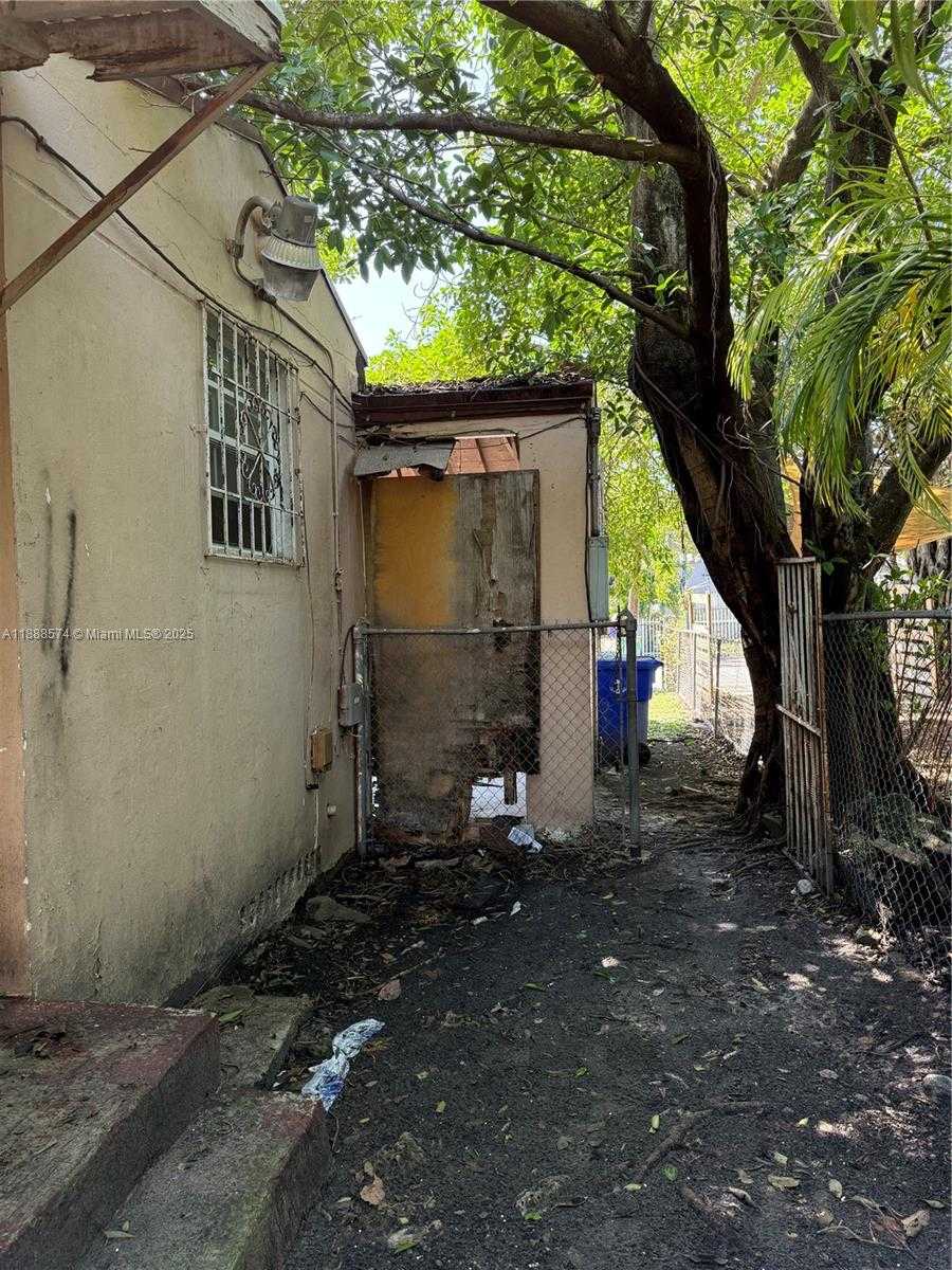 Small Image of 1239 NORTH WEST 31ST ST, Miami Number 13