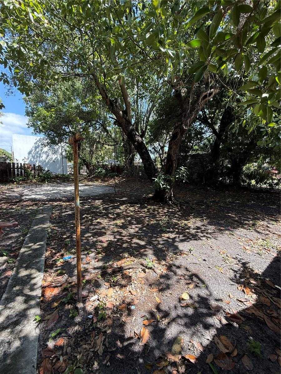 Small Image of 1239 NORTH WEST 31ST ST, Miami Number 15