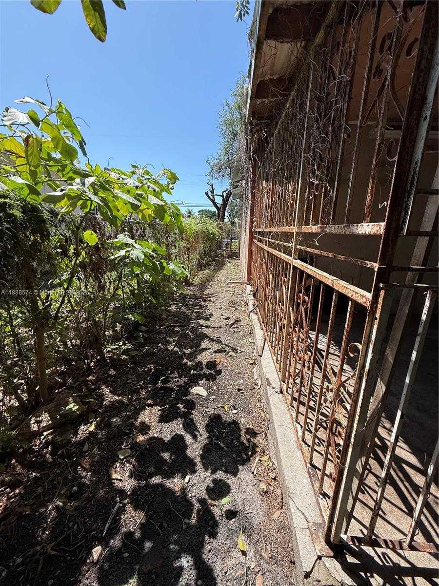 Small Image of 1239 NORTH WEST 31ST ST, Miami Number 16